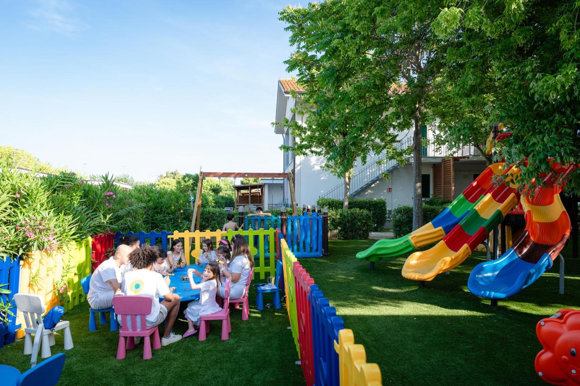Hotel Club Del Sole Stork Family Collection Giulianova Exterior foto